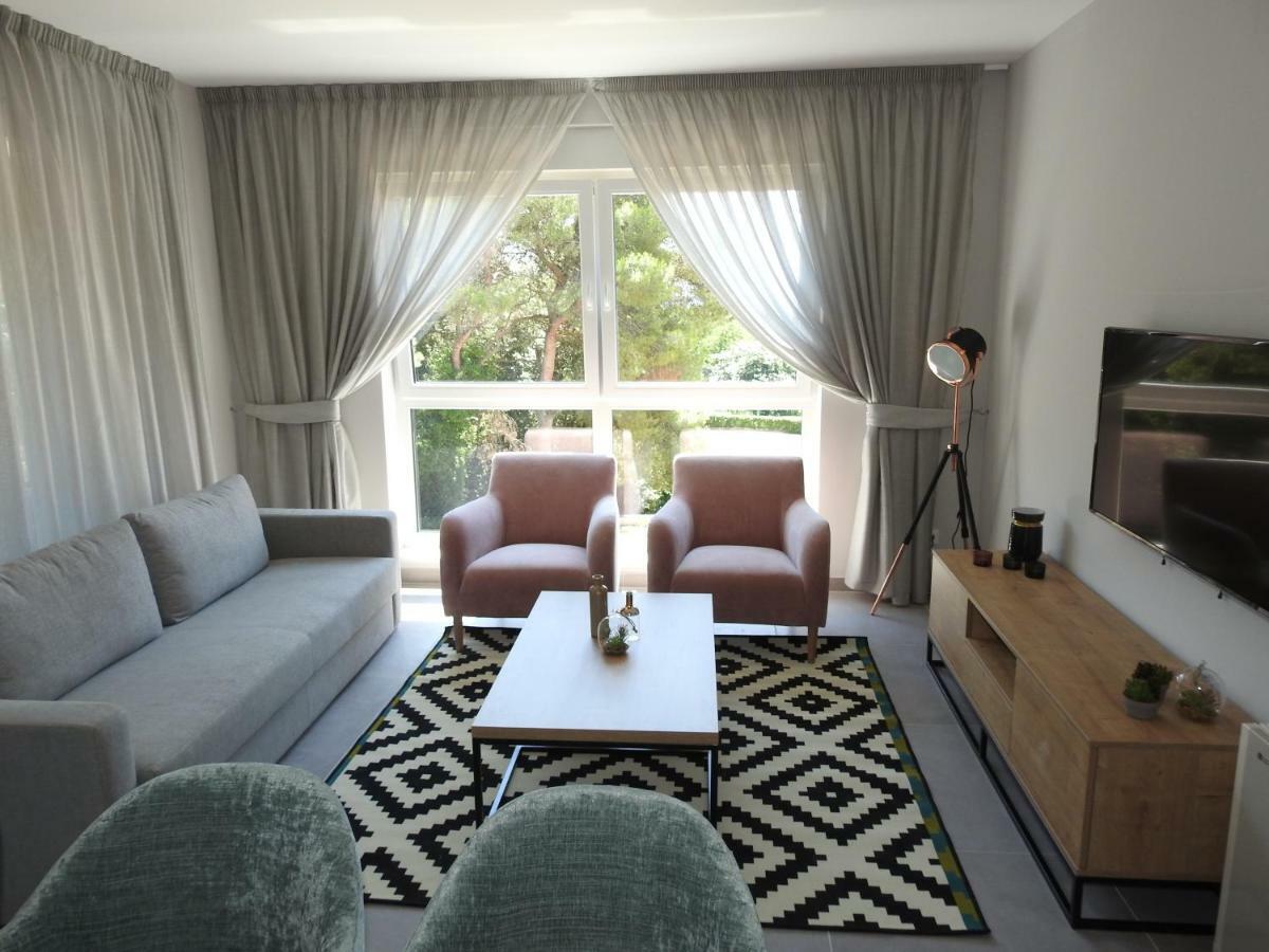 Luxury Apartments Magali 1 로비니 외부 사진