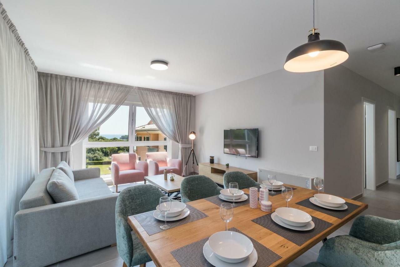 Luxury Apartments Magali 1 로비니 외부 사진
