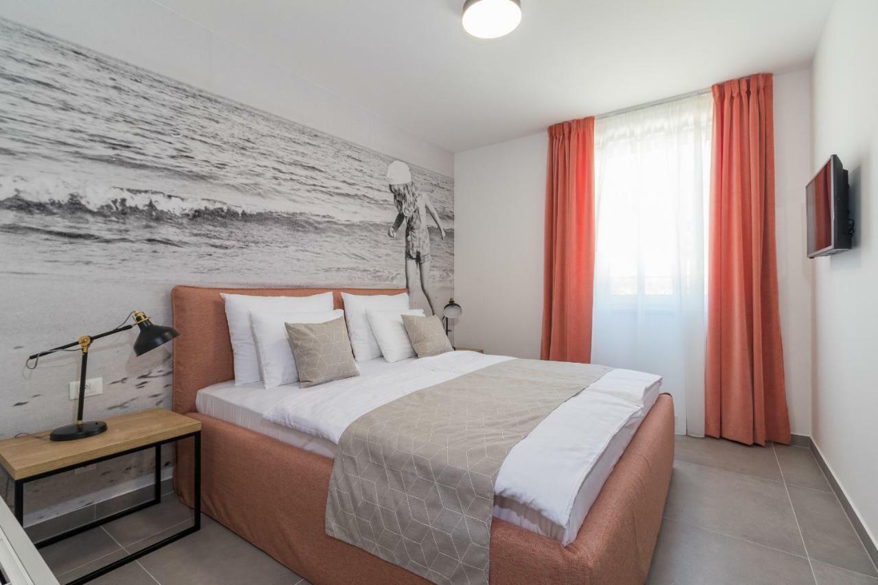 Luxury Apartments Magali 1 로비니 외부 사진