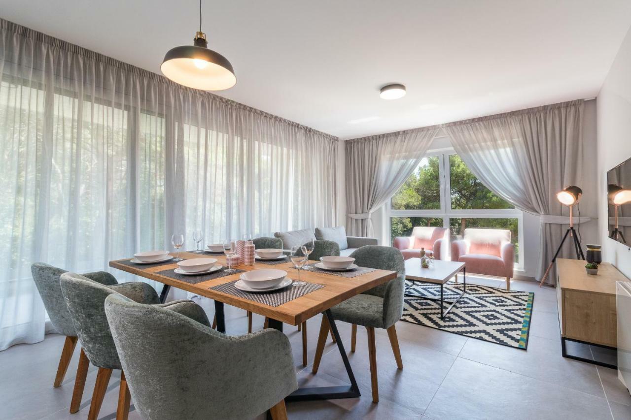 Luxury Apartments Magali 1 로비니 외부 사진