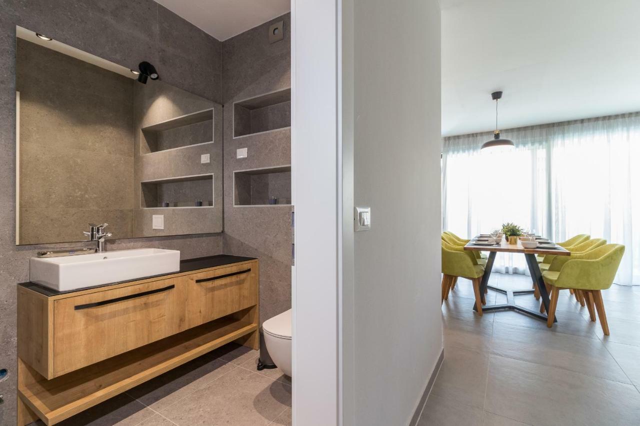 Luxury Apartments Magali 1 로비니 외부 사진