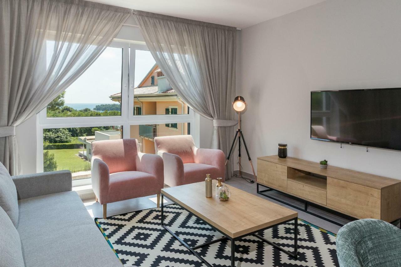Luxury Apartments Magali 1 로비니 외부 사진