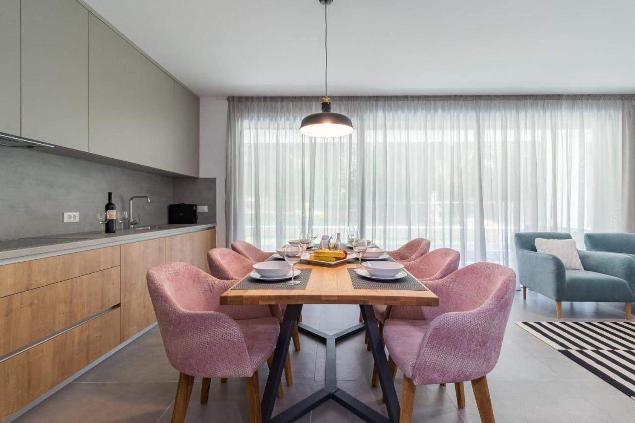 Luxury Apartments Magali 1 로비니 외부 사진